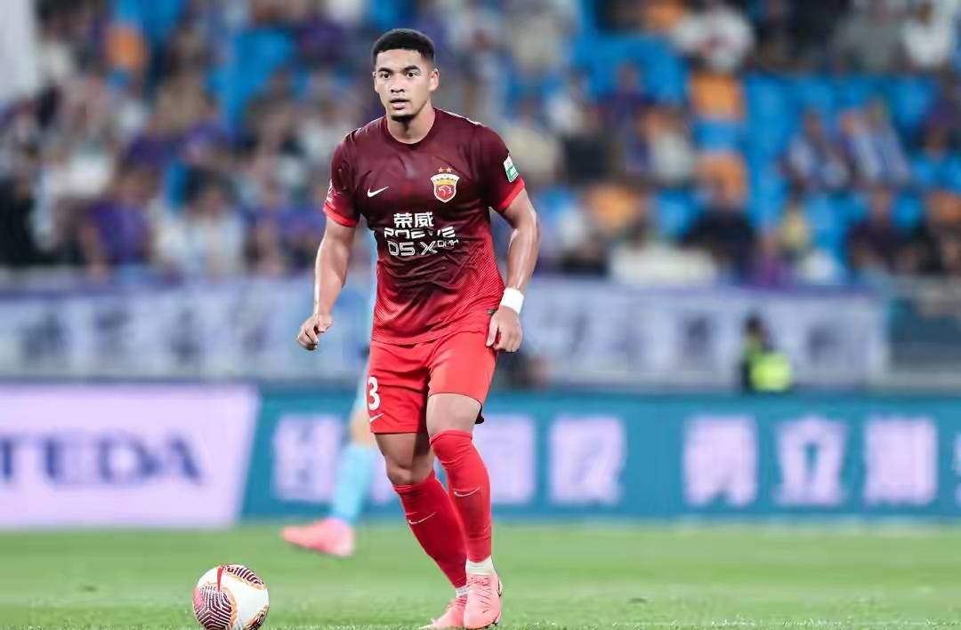 ewc-关于集结日突围战来临，上海海港围绕欧超杯回应争议，媒体盛赞，资深球员宣示担当的信息