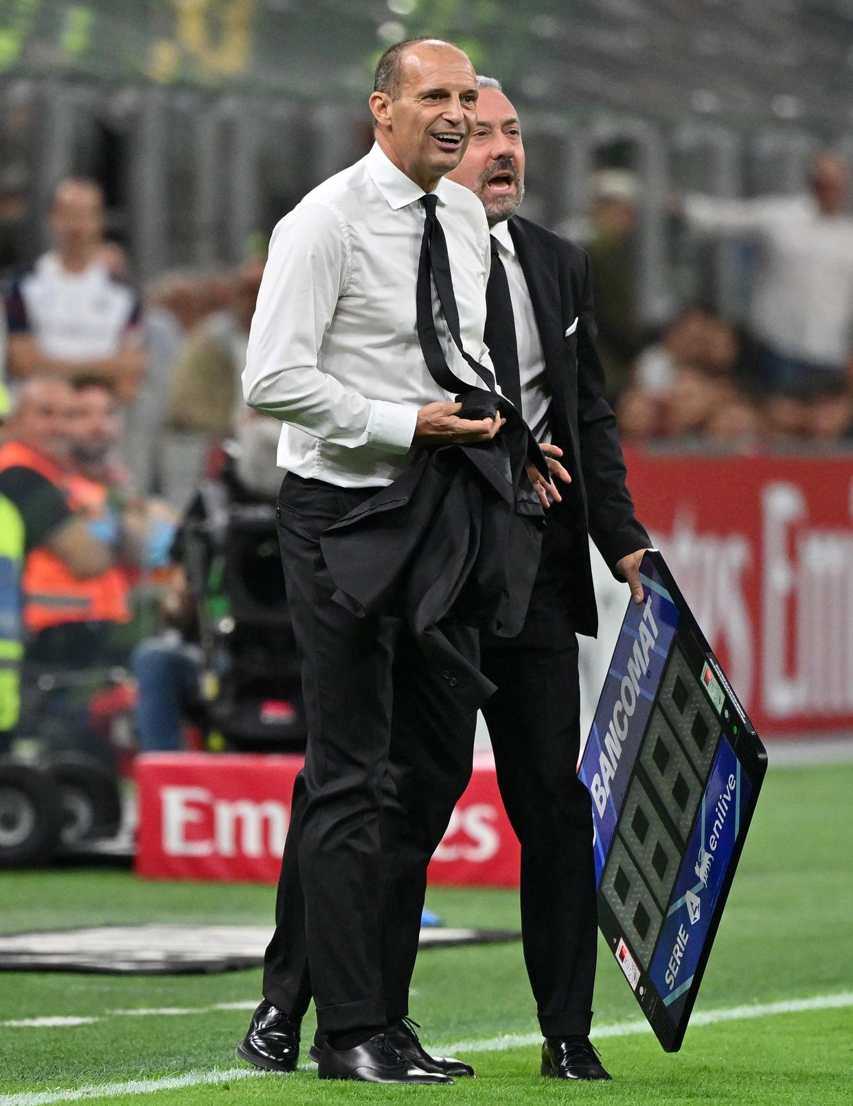 英雄联盟-意甲集结日走向成谜，圣安东尼奥马刺队长鼓劲，媒体盛赞，赛程密集仍需轮换的简单介绍